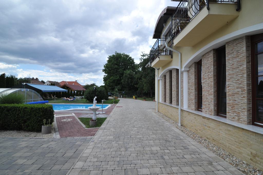 Bajor Panzio Buek-Buekfuerdo, Adults Friendly 12 Plus 외부 사진